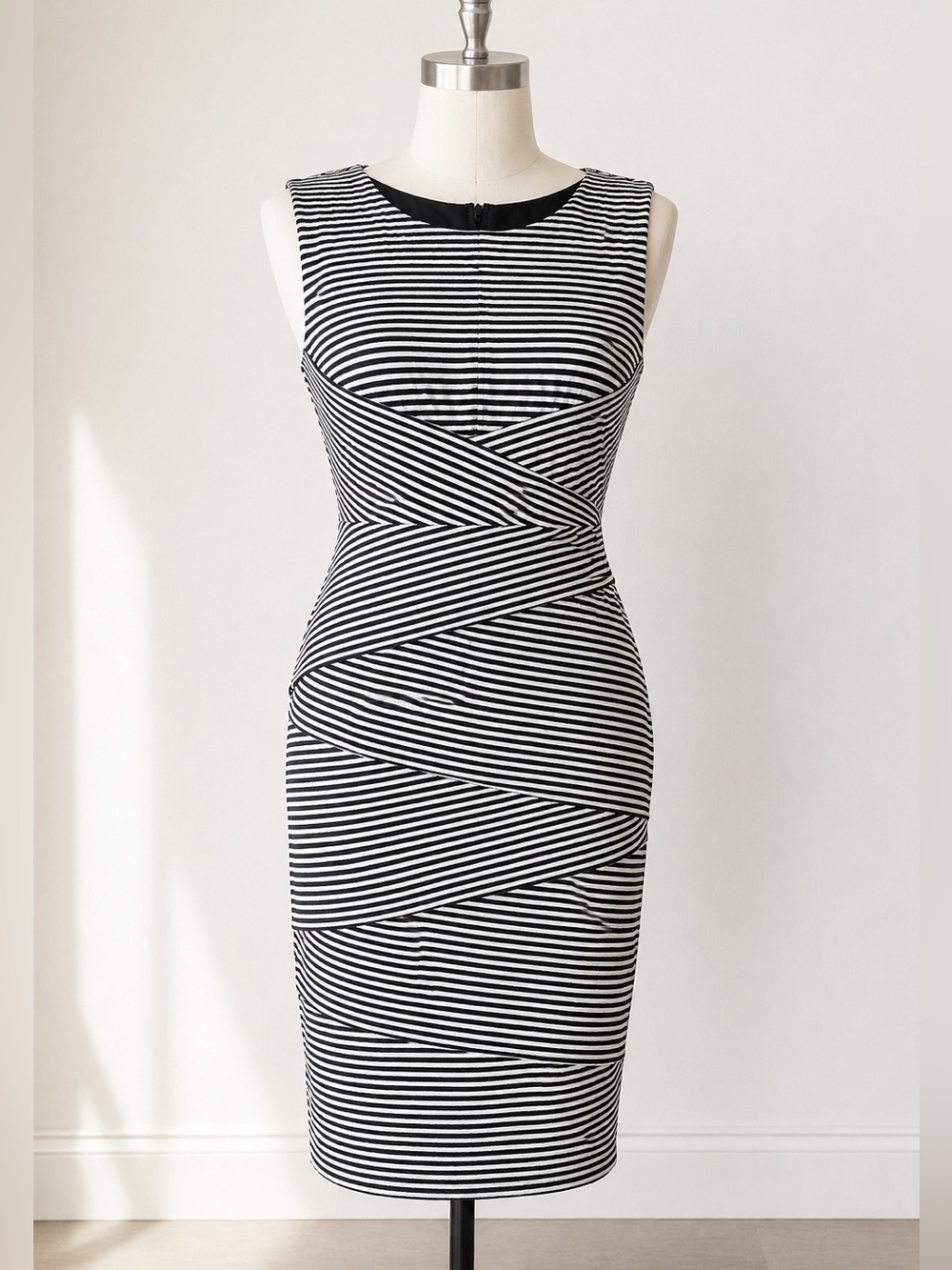 WHITE HOUSE BLACK MARKET Striped Sheath Dress Black White Size 8